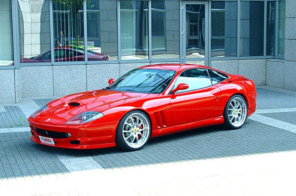 6.-5. Ferrari se obvykle v běžných českých autobazarech neobjevuje. Model 550 Maranello si v roce 1999 koupil nový majitel za 2 800 000 Kč (ilustrační foto). | Foto: Výrobci