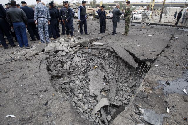 Bomby explodovaly na několika místech Bagdádu. | Foto: Reuters