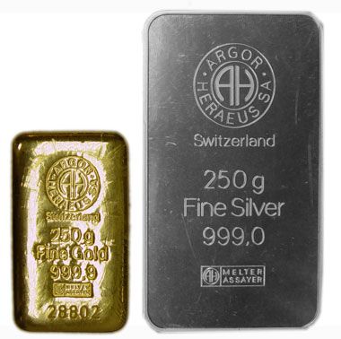 Srovnání velikosti zlatého a stříbrného slitku stejné váhy | Foto: Zlaté mince - numismatika