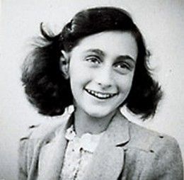 Anna Franková v roce 1942. | Foto: http://www.annefrankguide.net