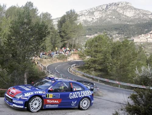 Vítěz španělské rally Sebastien Loeb na trati. | Foto: Reuters