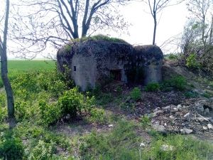 Osada Březová v Moravskoslezském kraji. Bunkr stojí minimálně 24 tisíc korun. | Foto: Ministerstvo obrany ČR