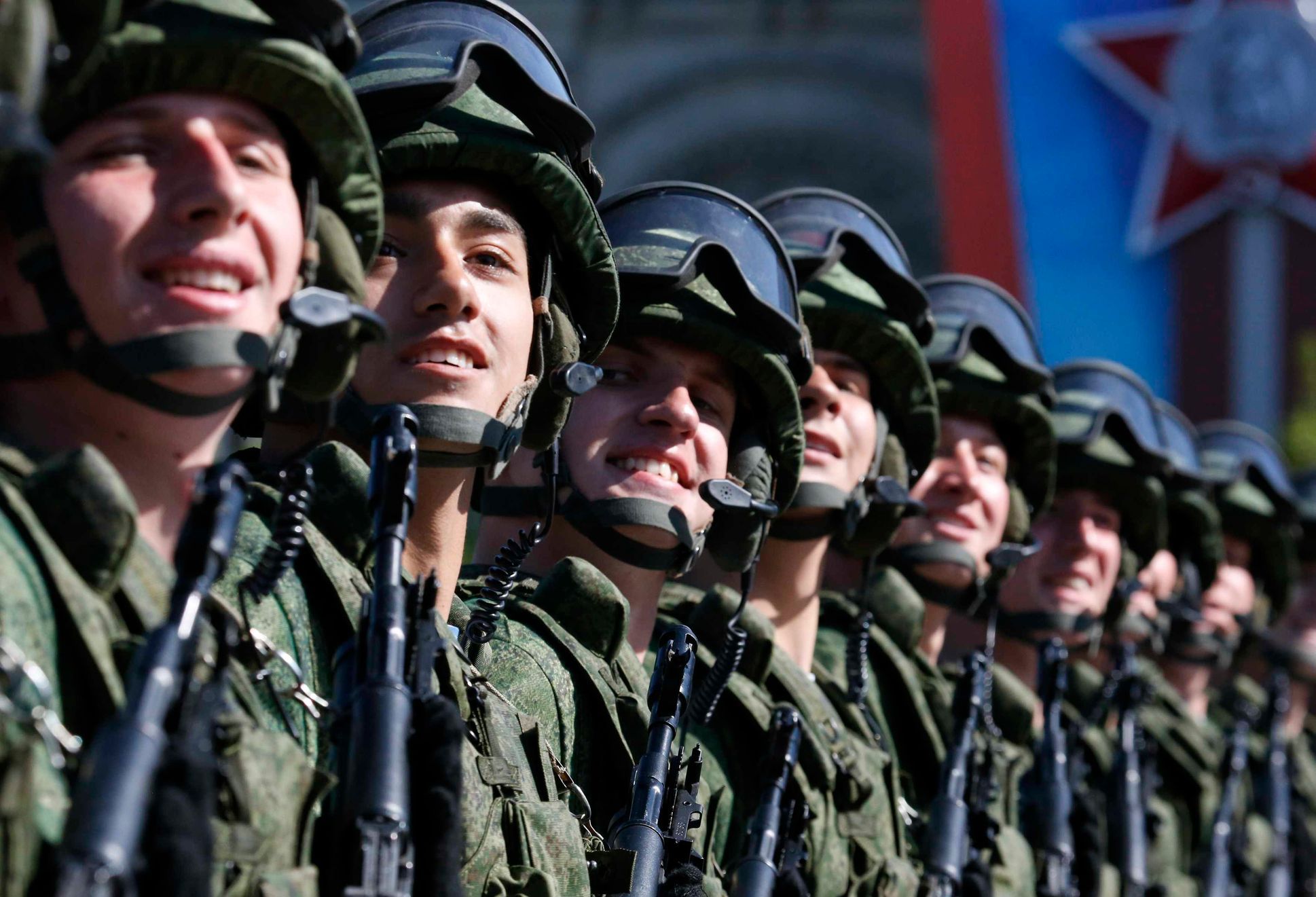 Вооруженные силы это. Современные войска. Современная русская армия. Солдат современной армии. Современный российский военнослужащий.