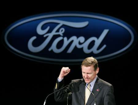 Společnost Ford vykázala za rok 2006 ztrátu 12,7 miliardy dolarů. V roce 2011 by se měla vrátit k černým číslům | Foto: Reuters