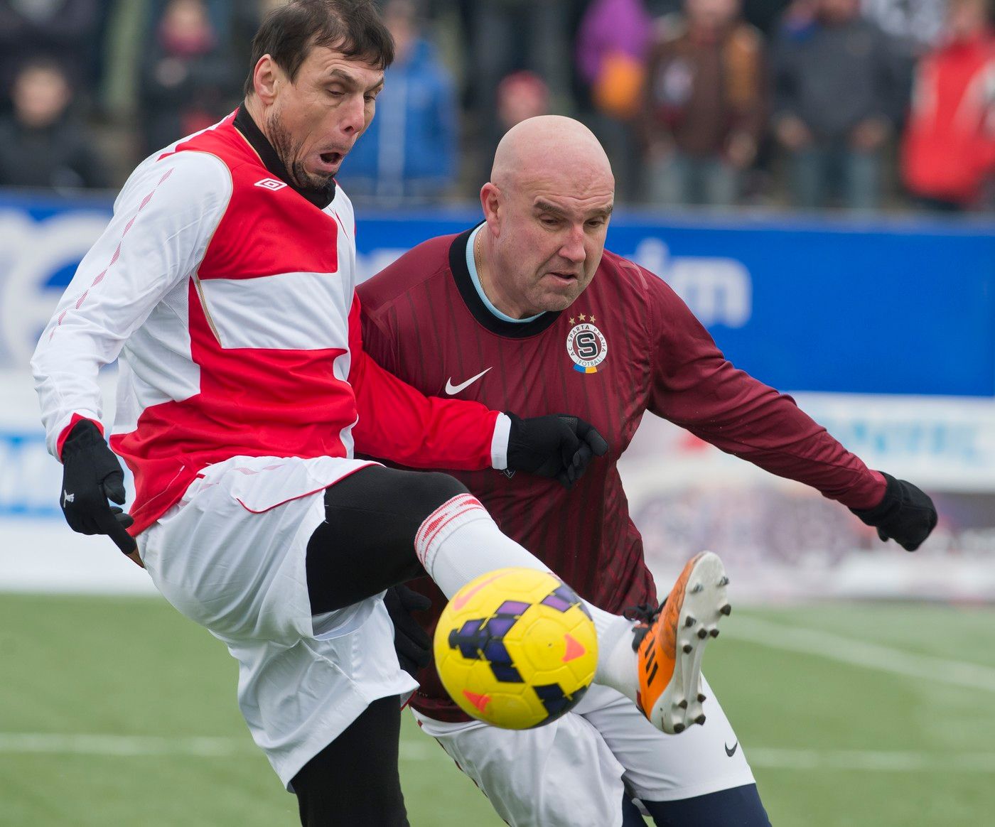 Trval vytočil sparťanského majitele Macha doběla. Při povodních ho málem smetla vlna
