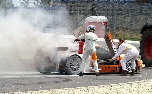 Spyker C8 Spyder GT2R Jaroslava Janiše uhasili na Nürburgringu až pořadatelé. | Foto: BPA