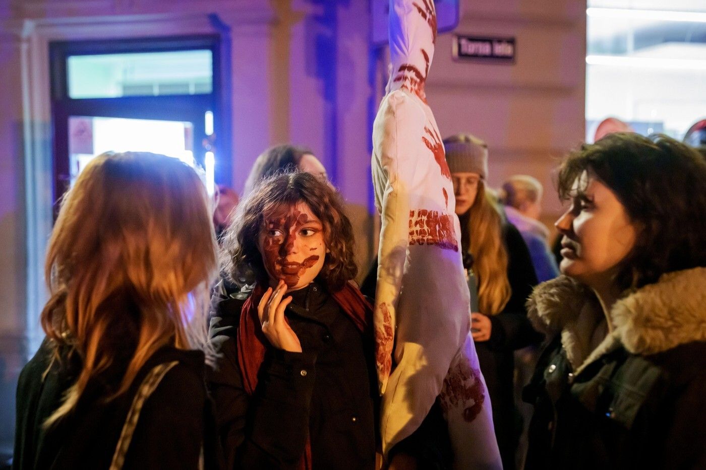 "Zažila jsem násilí a chci se chránit." Lotyšsko odstoupilo od Istanbulské úmluvy