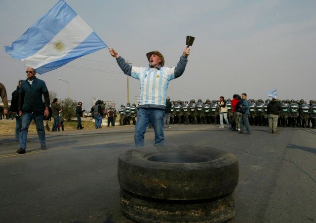 Farmáři tvrdí, že bojují za lepší Argentinu... | Foto: Reuters