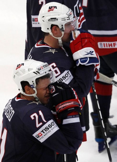 Američtí hokejisté zažívají nevídanou blamáž. Budou hrát pouze ve skupině o záchranu. | Foto: Reuters