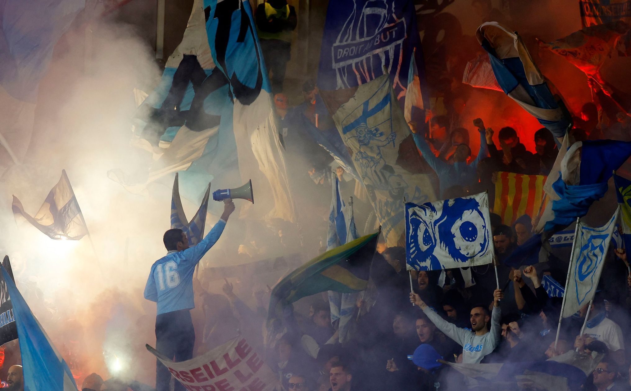 « Il a enfoncé une bombe dans le stade. »  Une femme concocte une histoire pour empêcher son petit ami d’aller au foot