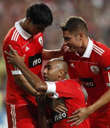 To Luisao se radoval z gólu na 2:0 proti Hapoelu Tel Aviv. | Foto: Reuters