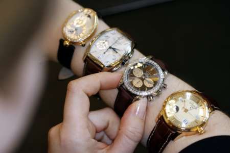 I takovéto hodinky stojí za růstem zisků firmy Swatch Group o 21 procent. Do jejího portfolia patří značky jako Longines, Omega a Glashuette. | Foto: Reuters