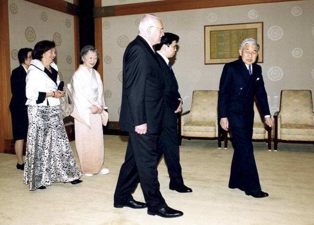 Prezident s chotí Livií se setkal s japonským císařem Akihitem a císařovnou Mičiko. | Foto: Reuters