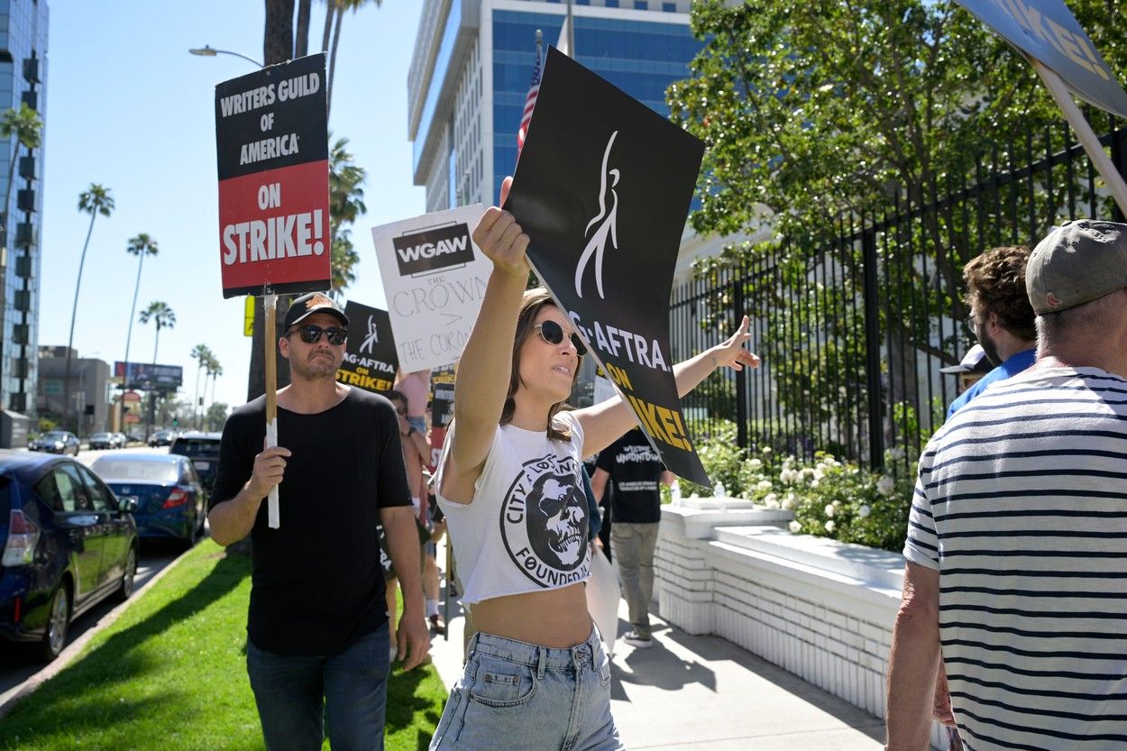 Hollywood Actors and Screenwriters Strike in USA: Impact on Film Industry and Future of Streaming Platforms