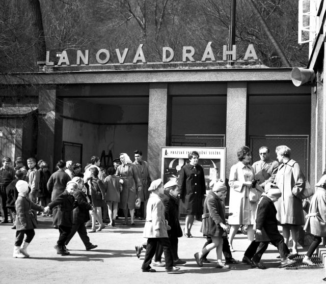 Stanice lanové dráhy na Petřín v dubnu 1963. | Foto: ČTK