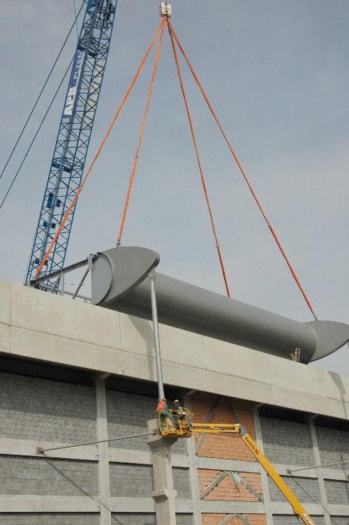 Nový stadion Slavie v Edenu už má střechu. | Foto: Martin Kabát