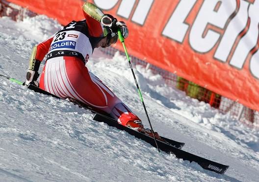 Nicole Hospová leží zraněná na svahu | Foto: Reuters