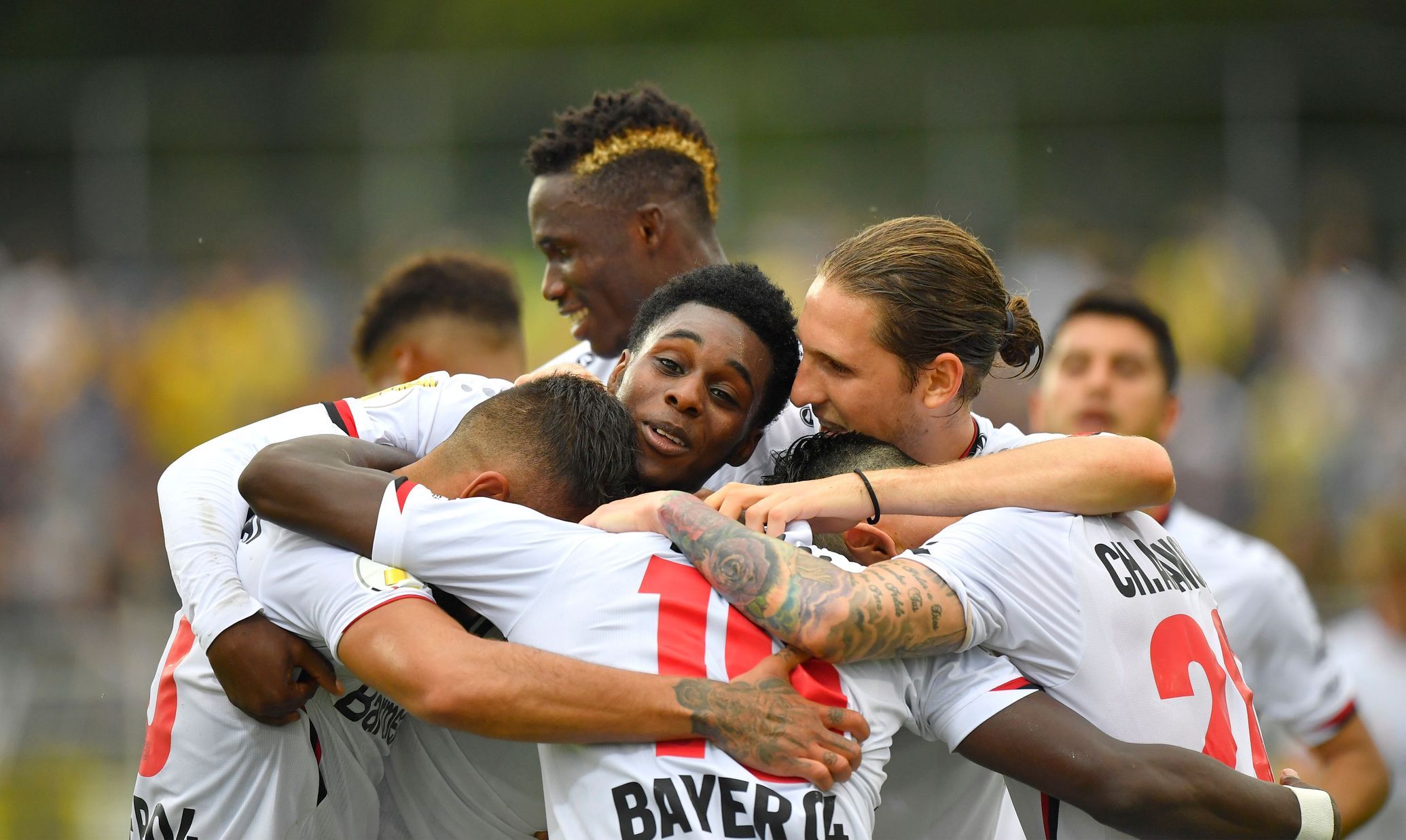 Schick hit into the net of Mönechengladbach, Leverkusen won 4: 0