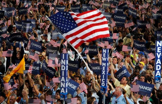 Obamův projev na stadionu Invesco | Foto: Reuters