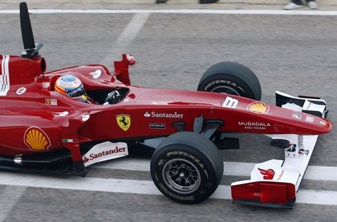 Fernando Alonso testuje Ferrari | Foto: Sport