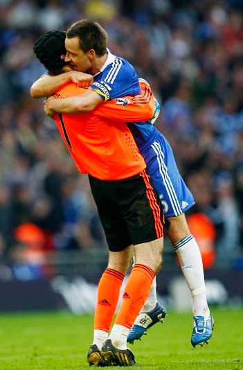 Petr Čech a John Terry slaví výhru Chelsea | Foto: Reuters