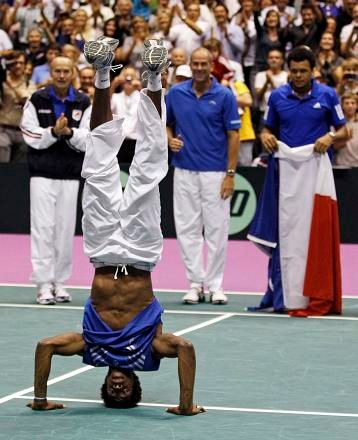 Gael Monfils slaví postup do finále | Foto: Reuters