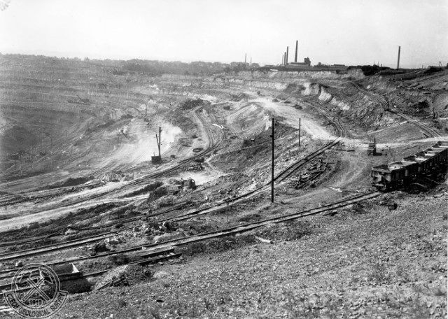 Zde se těžila surovina pro elektrárny - důl Fučík, Bílina (1958). | Foto: ČEZ, a. s. / www.cez.cz