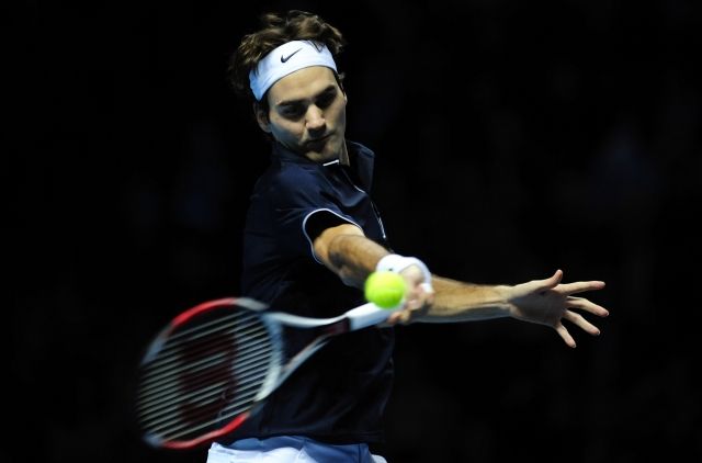 Ve třetí sadě se ale Federerovi moc nedařilo. | Foto: Reuters