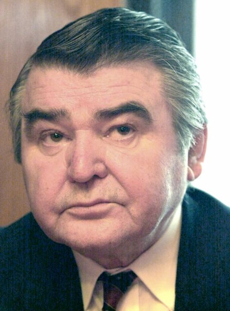 Ján Mlynárik , 11. 2. 1933 – 26. 3. 2012, slovenský historik, pedagog, disident a politik 
 Ve věku 79 let zemřel slovenský historik, pedagog, disident a politik Ján Mlynárik. Mlynárik byl signatářem Charty 77, a komunistickým režimem byl kvůli tomu perzekuován. Mezi lety 1990 až 1992 byl poslancem Federálního shromáždění. 
 Článek: 
 http://aktualne.centrum.cz/domaci/spolecnost/clanek.phtml?id=738939 | Foto: ČTK