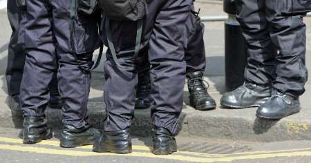 Dům, na který policie zaútočila, měl sloužit jako výrobna výbušnin. | Foto: Reuters