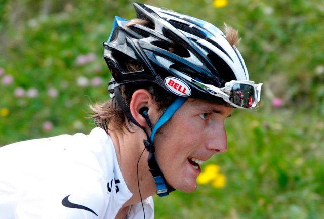 Andy Schleck na Contadora v celkovém pořadí ztrácí osm sekund. | Foto: Reuters