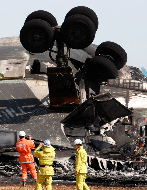 Havárie nákladního letadla na letišti Narita | Foto: Report