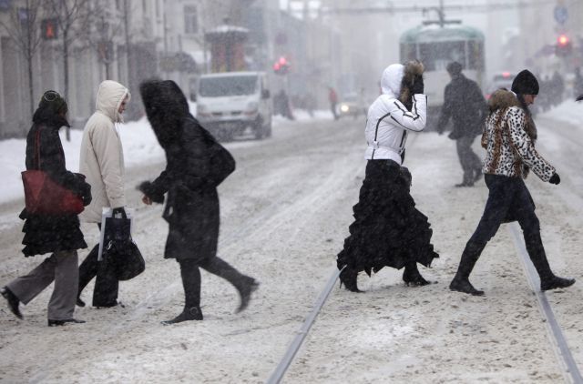 Zasněžená a zmrzlá Riga. | Foto: Reuters