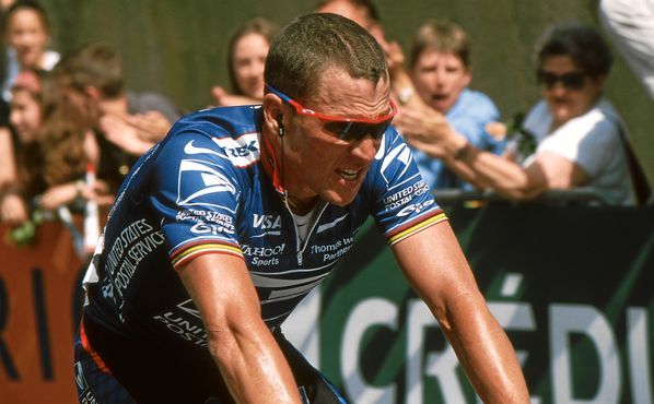 Lance Armstrong, špičkový cyklista, jemuž k formě zcela nečekaně pomohla operace pro záchranu života. | Foto: Wikimedia Commons