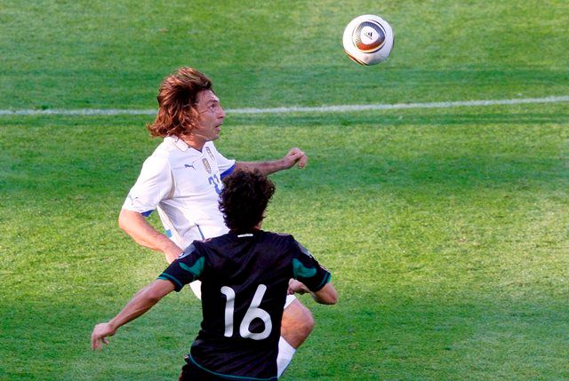 Pirlo a Juarez. | Foto: Reuters