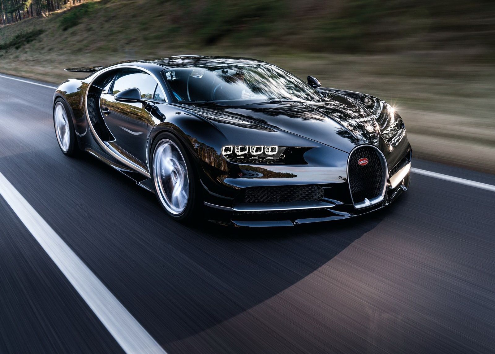 Nové Bugatti Chiron za 65 milionů korun má 1500 koní. Aspiruje na