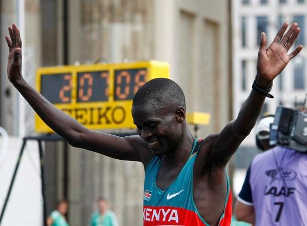 Abel Kirui slaví vítězství | Foto: Reuters