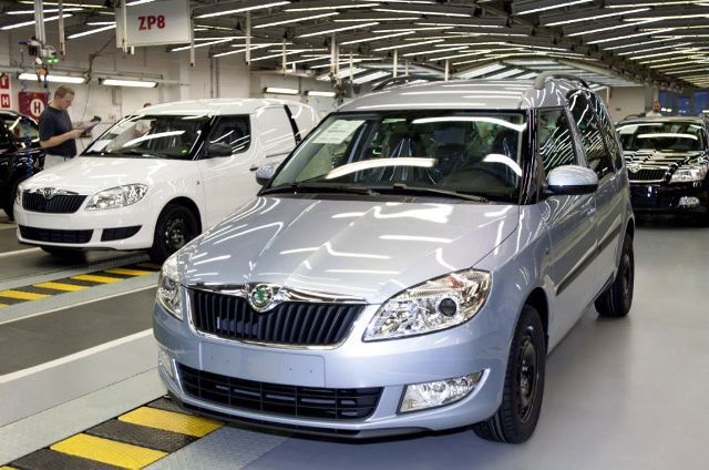 Roomster měl také původně vypadat trochu jinak. Jeho poněkud zvláštní tvary moc zákazníky nelákají. | Foto: Škoda-auto