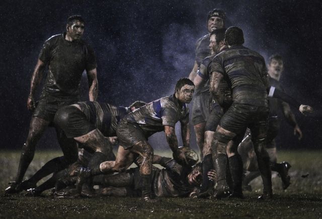 2. místo ve Sportu - Jednotlivostech. Ir Ray McManus zachytil ragbyový zápas mezi dublinskými týmy Old Belvedere a Blackrock. | Foto: ČTK/AP/Ray McManus, Sportsfile