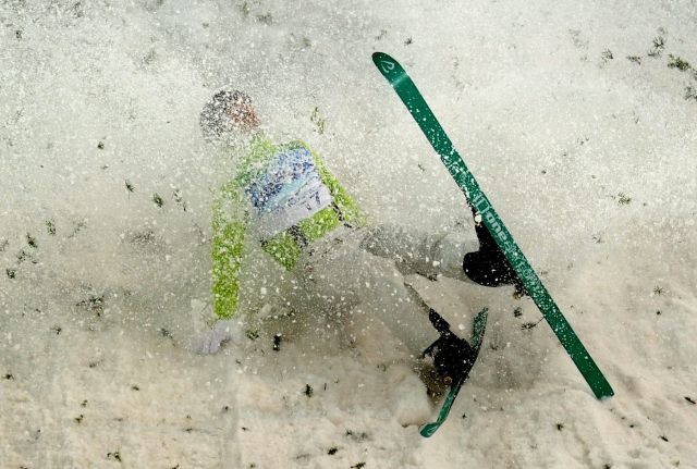 Pád jiného Bělorusa, Dmitrije Dašinského. | Foto: Reuters