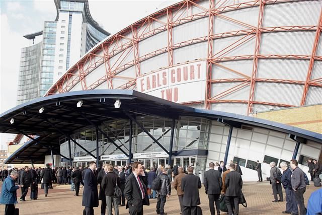 V Earl´s Court se bude hrát klasický volejbal. Tato hala může pohostit až 15 000 diváků. | Foto: Reuters