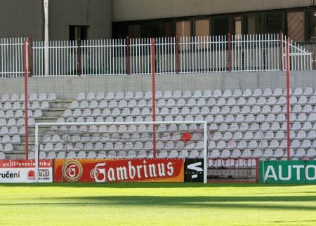 Tribuna Viktorie Žižkov. | Foto: Ondřej Besperát