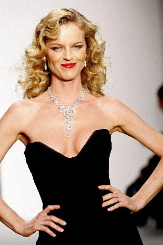 Topmodelka Eva Herzigová by měla v Turíně sehrát roli Venuše. | Foto: Reuters