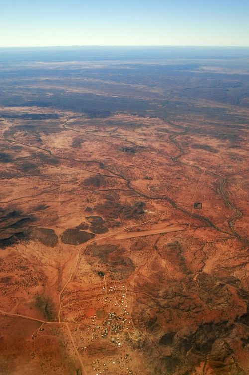 Pohled na osadu aboriginců Santa Teresa, asi 85 km jihovýchodně od australského města Alice Springs | Foto: Reuters