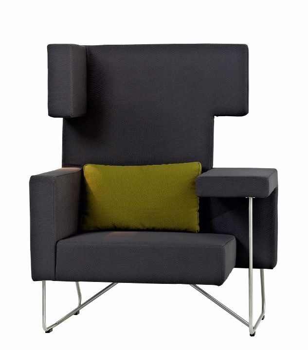 Za mimořádně zdařilý označila porota také ušák Snug Chair od společnosti Polstrin Design (design Jiří Pelcl). | Foto: Asociace českých nábytkářů