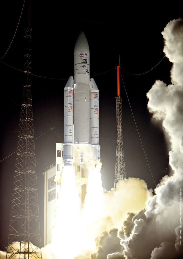 Raketa Ariane-5 vynesla sondu SMART-1 do vesmíru z kosmodromu Kourou ve Francouzské Guayaně v září 2003. | Foto: Zdroj: ESA