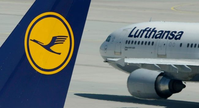 Letecká společnost Lufthansa patří už desítky let k světoznámým firmám. V Německu jí patří, co do velikosti, post letecké "jedničky". | Foto: Reuters