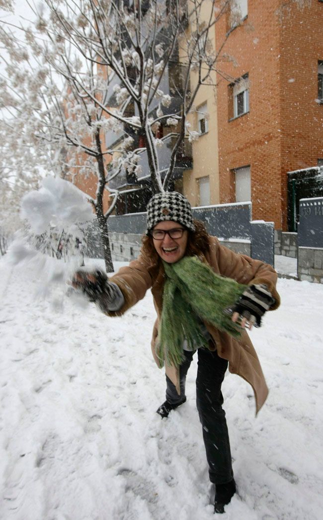 Zimní hrátky v Sant Feliu de Llobregat poblíž španělské Barcelony, 8. března 2010. | Foto: Reuters