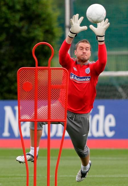 Anglický reprezentační gólman Robert Green trénuje před utkáním s Andorrou. | Foto: Reuters