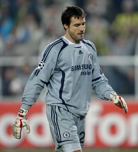 Smutný byl i brankář londýnského klubu, Carlo Cudicini | Foto: Reuters